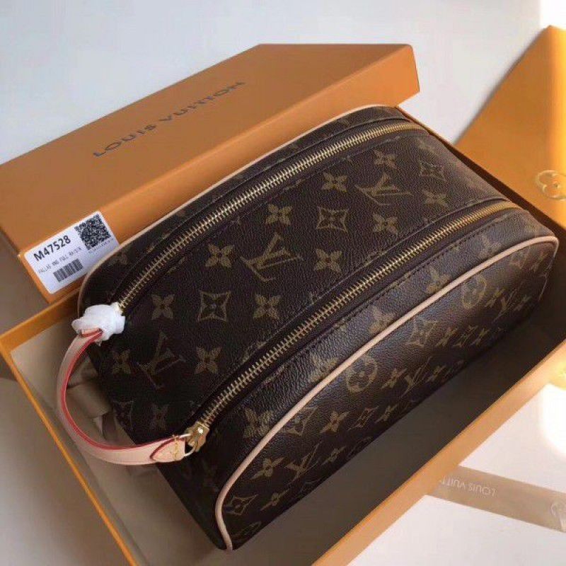 King Size Toiletry Bag Monogram Canvas M47528